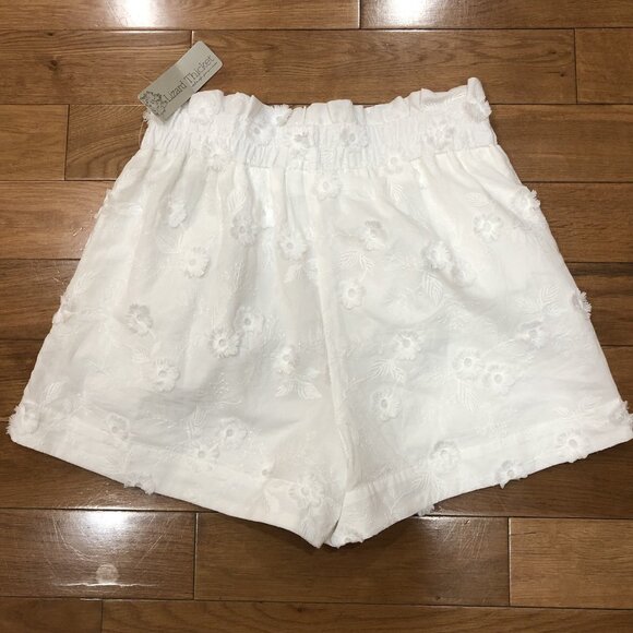 NEW Callie Mac Lizard Thicket Off White Floral Embroidered Shorts Size M - Picture 2 of 10